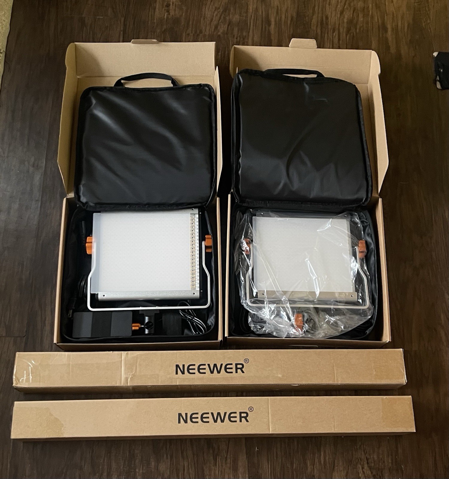 Neewer NL480 2-Pack LED Video Light Kit Bi-Color Dimmable Continuous Lighting Neewer NL480 2-Pack LED Video Light Kit Bi-Color Dimmable Continuous Lighting