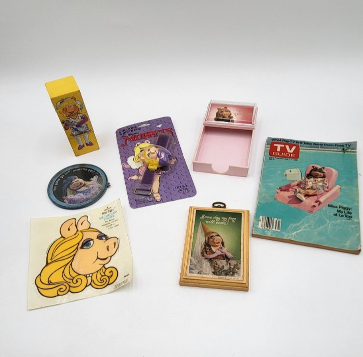Lot of Vintage Muppets Miss Piggy Novelty Items.  Plaque, sticker, TV Guide