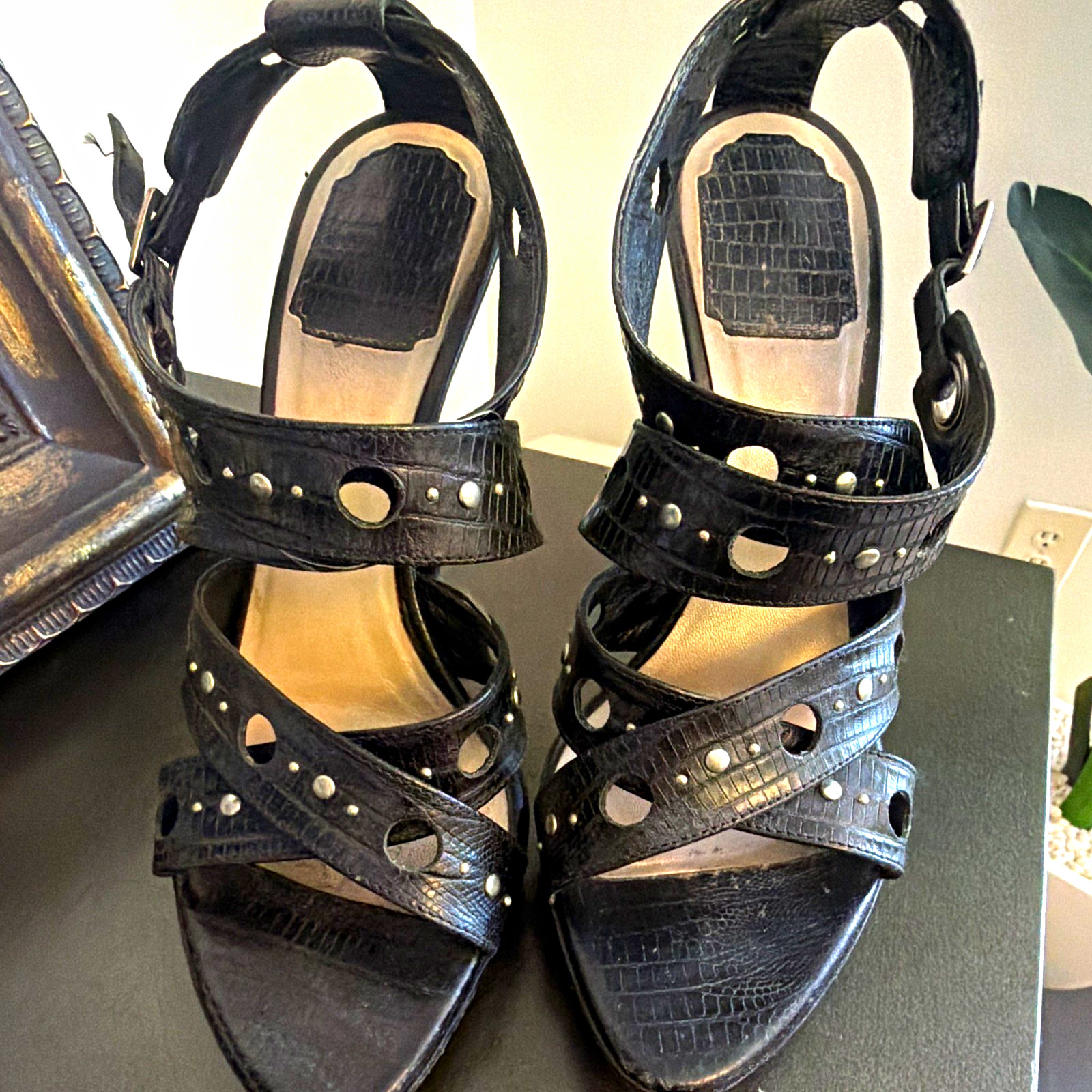 Dior Women’s US 8 Black Leather Strappy Open Toe Ankle Strap Buckle Studded Dior Women’s US 8 Black Leather Strappy Open Toe Ankle Strap Buckle Studded