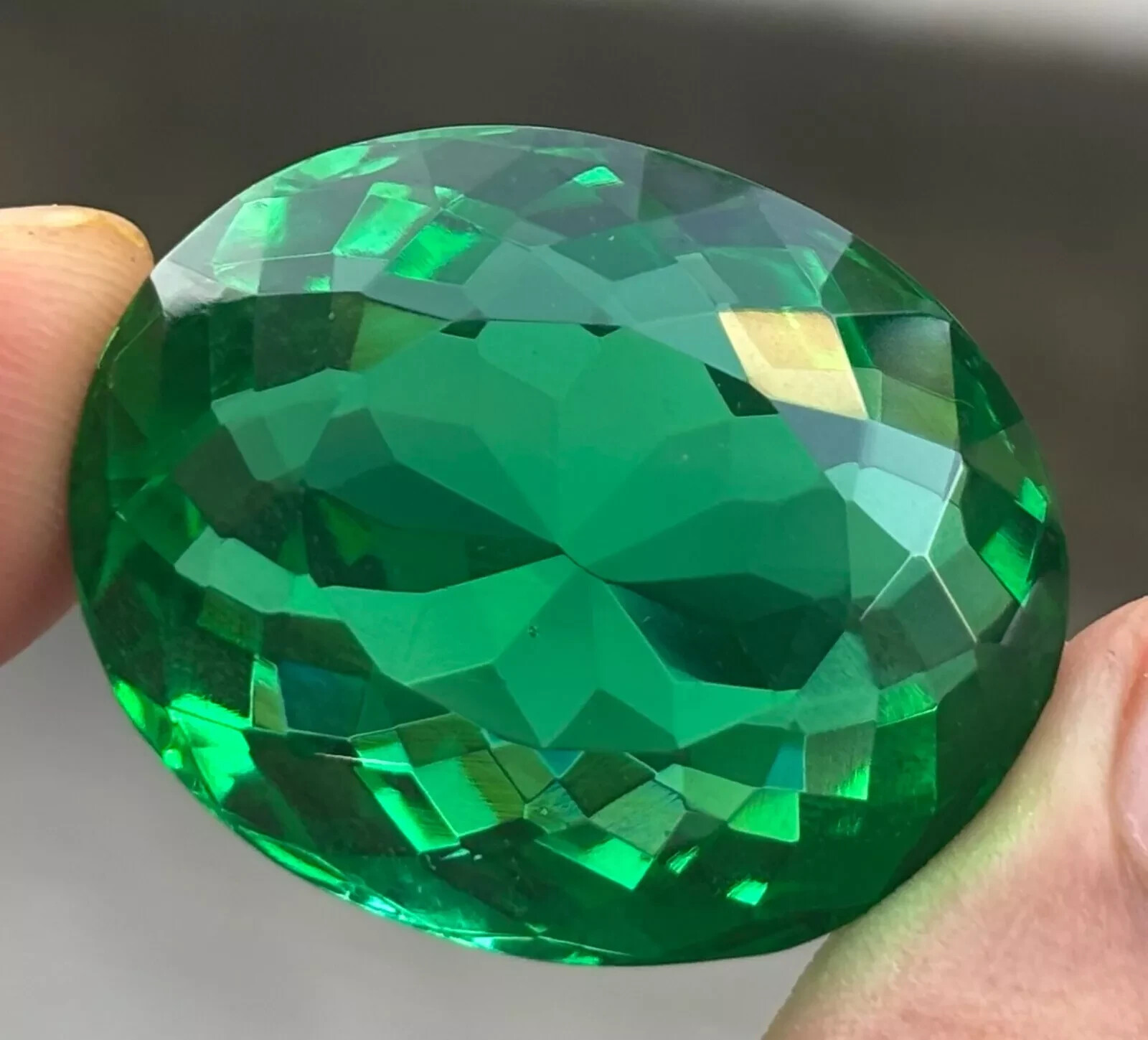Green Emerald 115+ Ct Colombian Huge Oval Cut Natural Certified Loose Gemstone