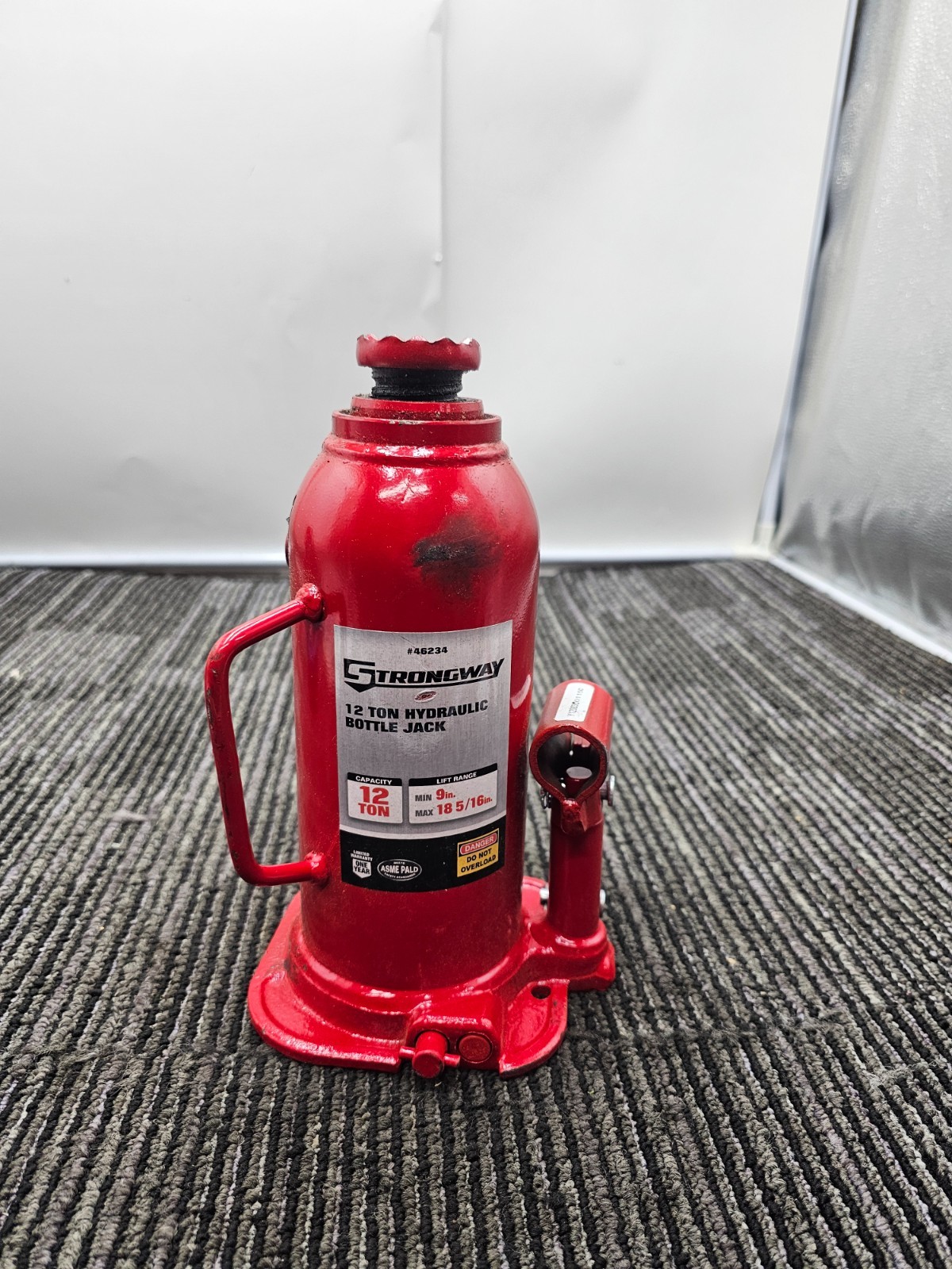 STRONGWAY 46234 12-TON HYDRAULIC BOTTLE JACK WITH WELDED BASE - MISSING HANDLE