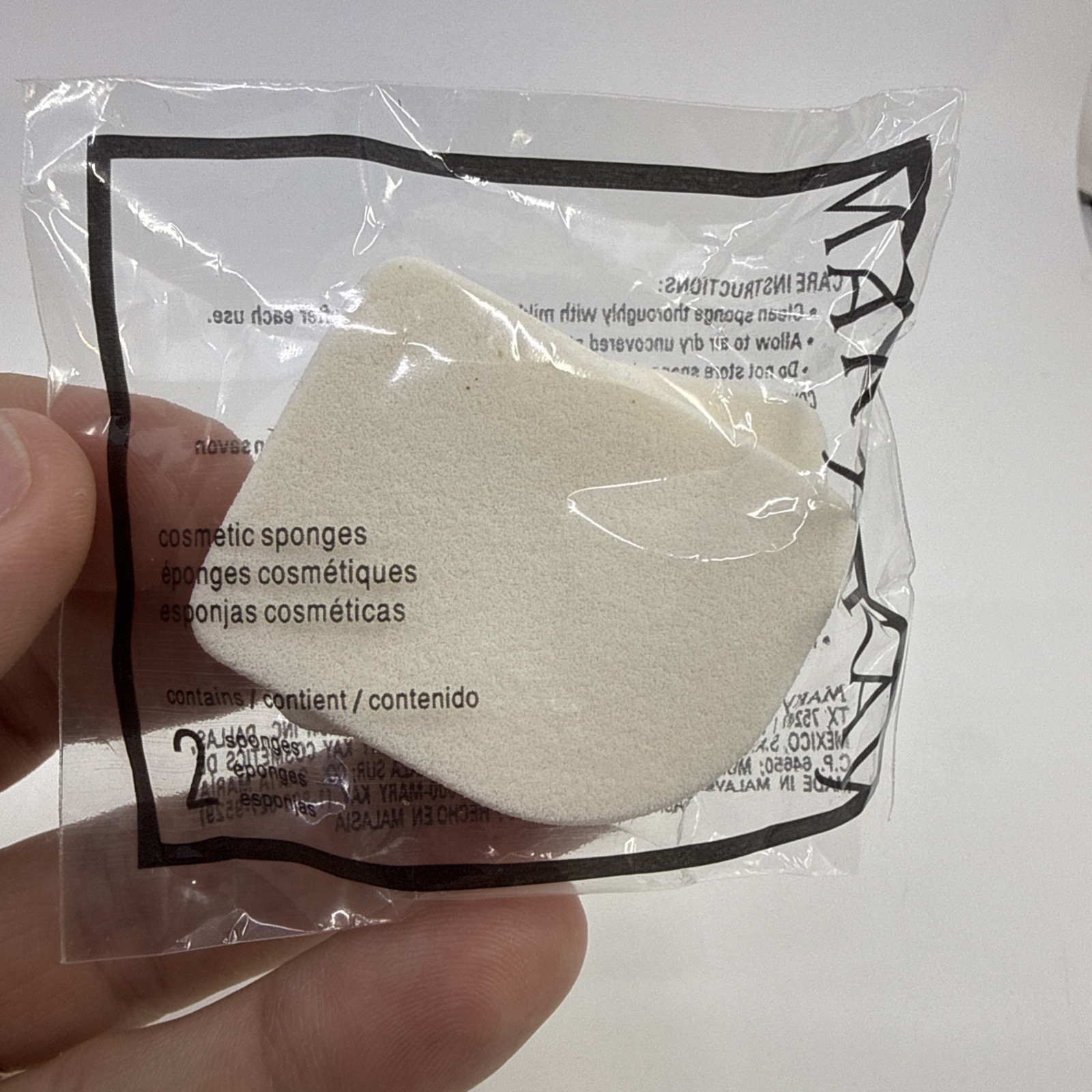 RARE New in Package Mary Kay Compact White Cosmetic Facial Sponges 2 / Pack RARE New in Package Mary Kay Compact White Cosmetic Facial Sponges 2 / Pack