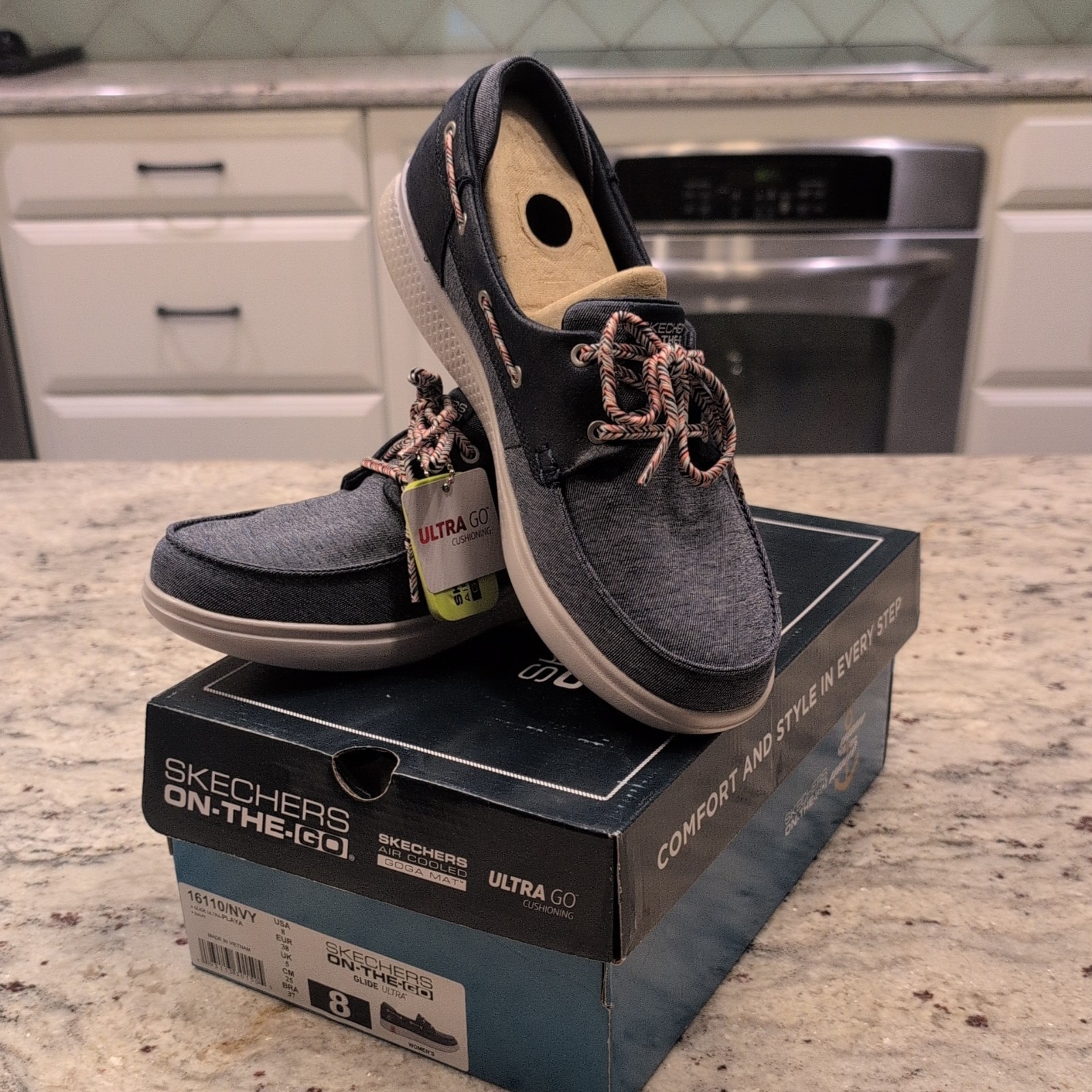 Skechers On The Go  Glide Ultra Playa  Navy Women\'s Size 8 Boat Shoe