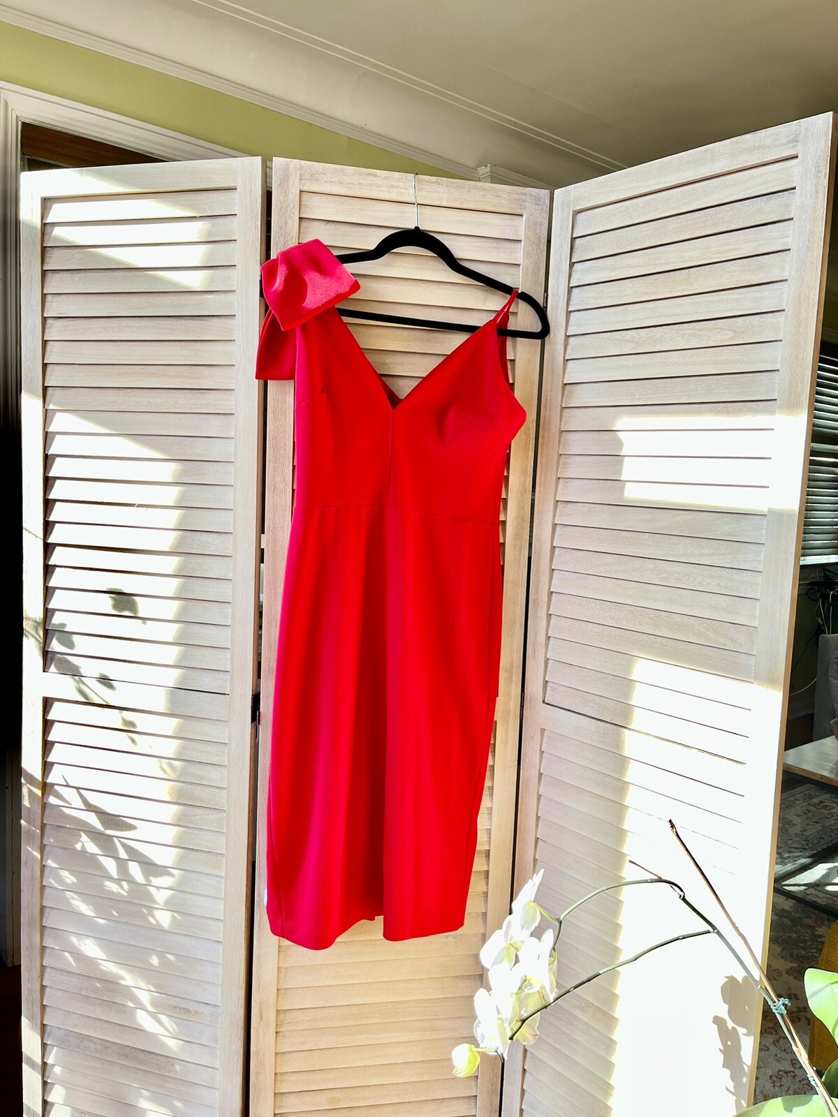 Red Retro Elegant Dress with a Bow. Size 8-10. Fully Lined. A Dress To Impress. Red Retro Elegant Dress with a Bow. Size 8-10. Fully Lined. A Dress To Impress.