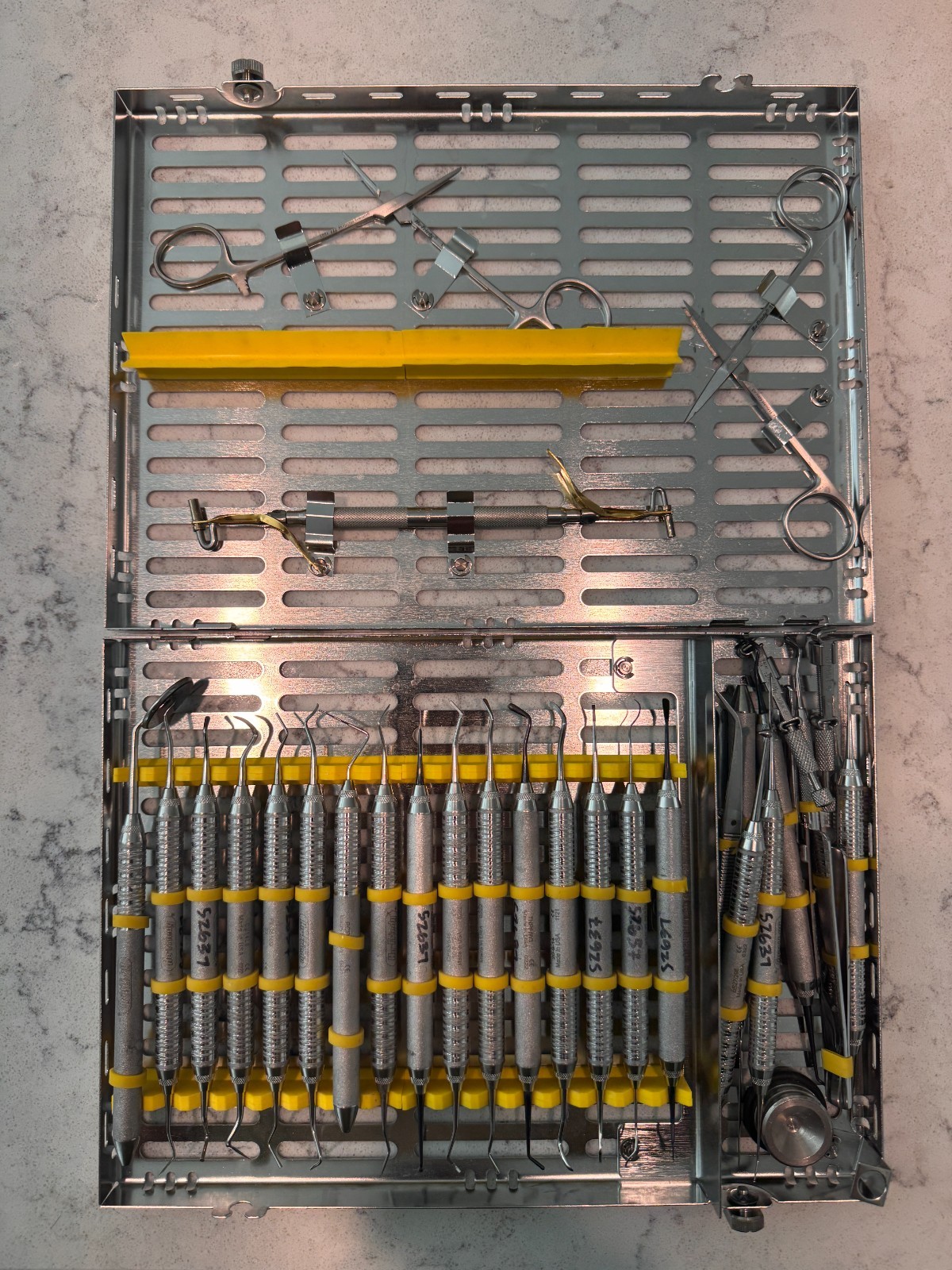Hu-Friedy IMS Signature Series 16-Piece Operative Instrument Cassette Comp/Amal