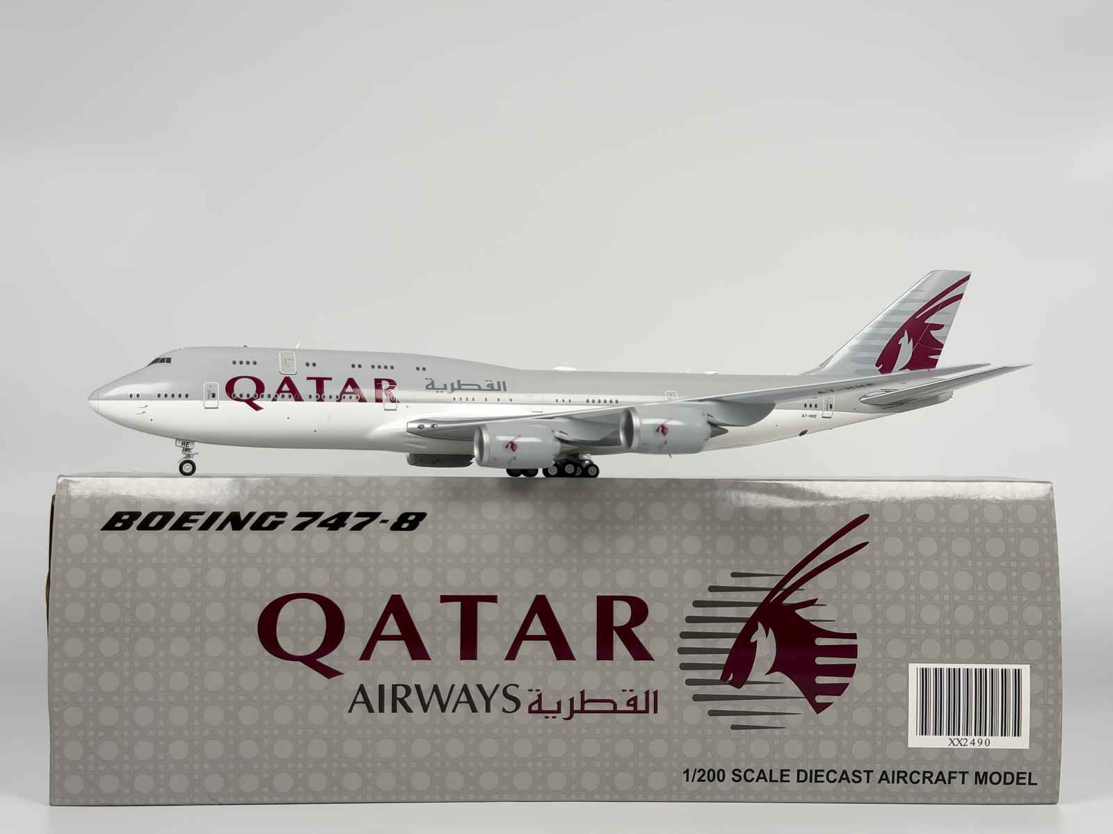 Qatar Airways Boeing 747-8i 1:200 JC Wings A7-HHE (XX2490) Qatar Airways Boeing 747-8i 1:200 JC Wings A7-HHE (XX2490)