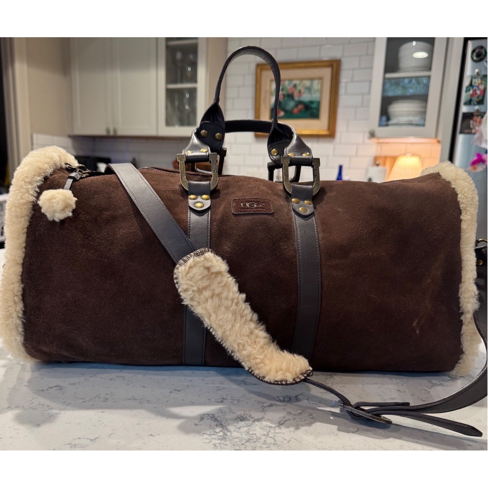 UGG VTG 90s Australia Suede Shearling DuffleBag Weekend Travel Barrel Bag. NWOT UGG VTG 90s Australia Suede Shearling DuffleBag Weekend Travel Barrel Bag. NWOT