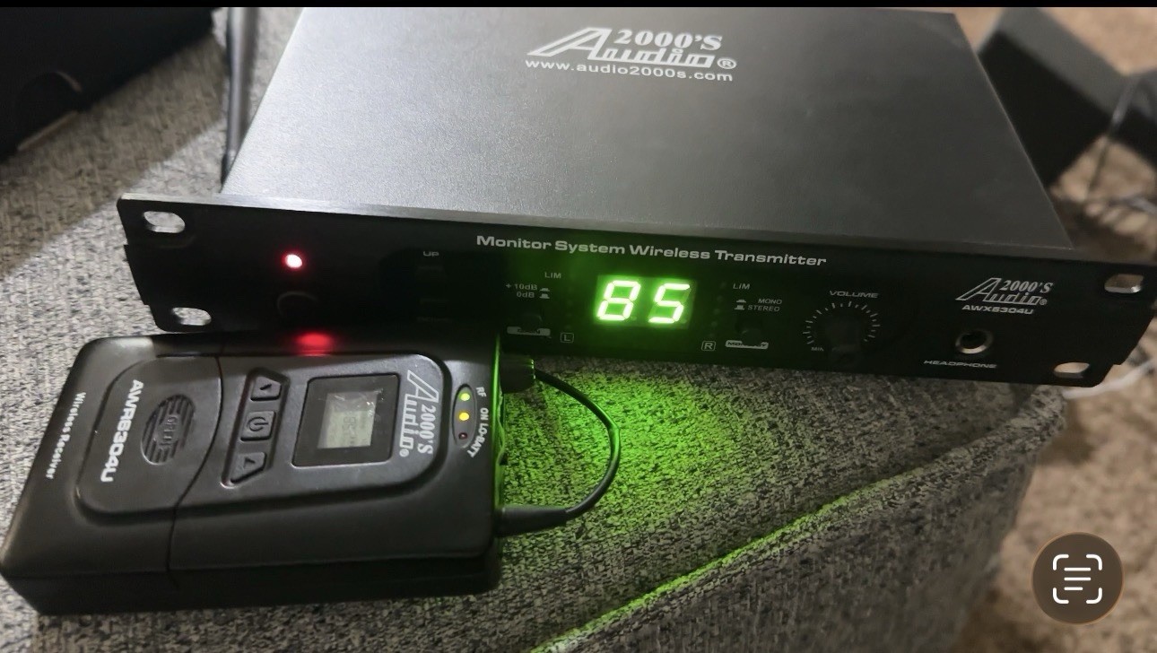 Audio2000'S AWX6304U Wireless Transmitter & AWR6304U Receiver - Complete System