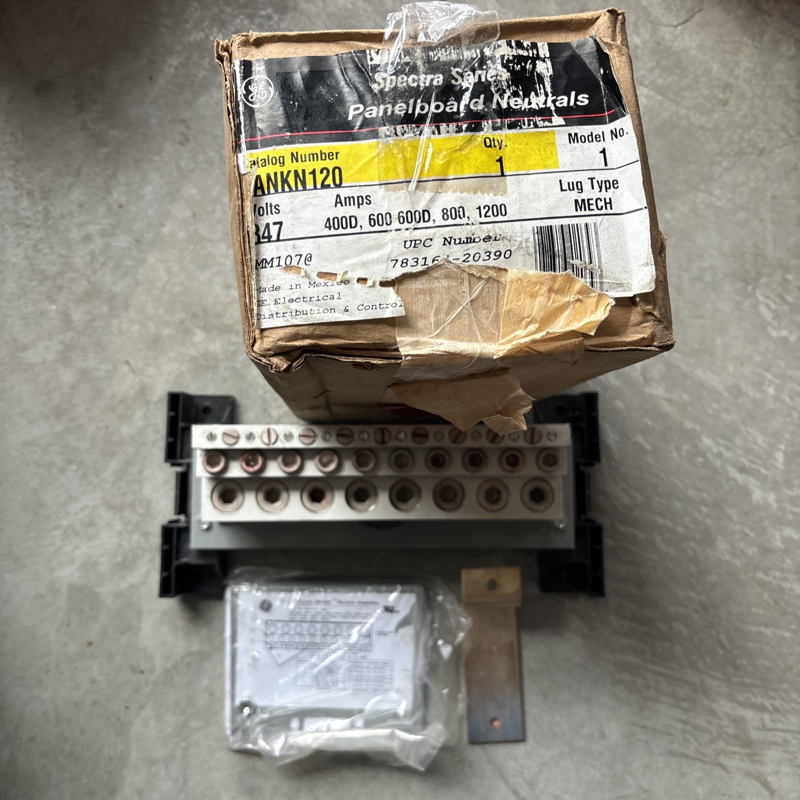 GE General Electric ANKN120 347V Panelboard Neutrals Kit w/Hardware (New) GE General Electric ANKN120 347V Panelboard Neutrals Kit w/Hardware (New)