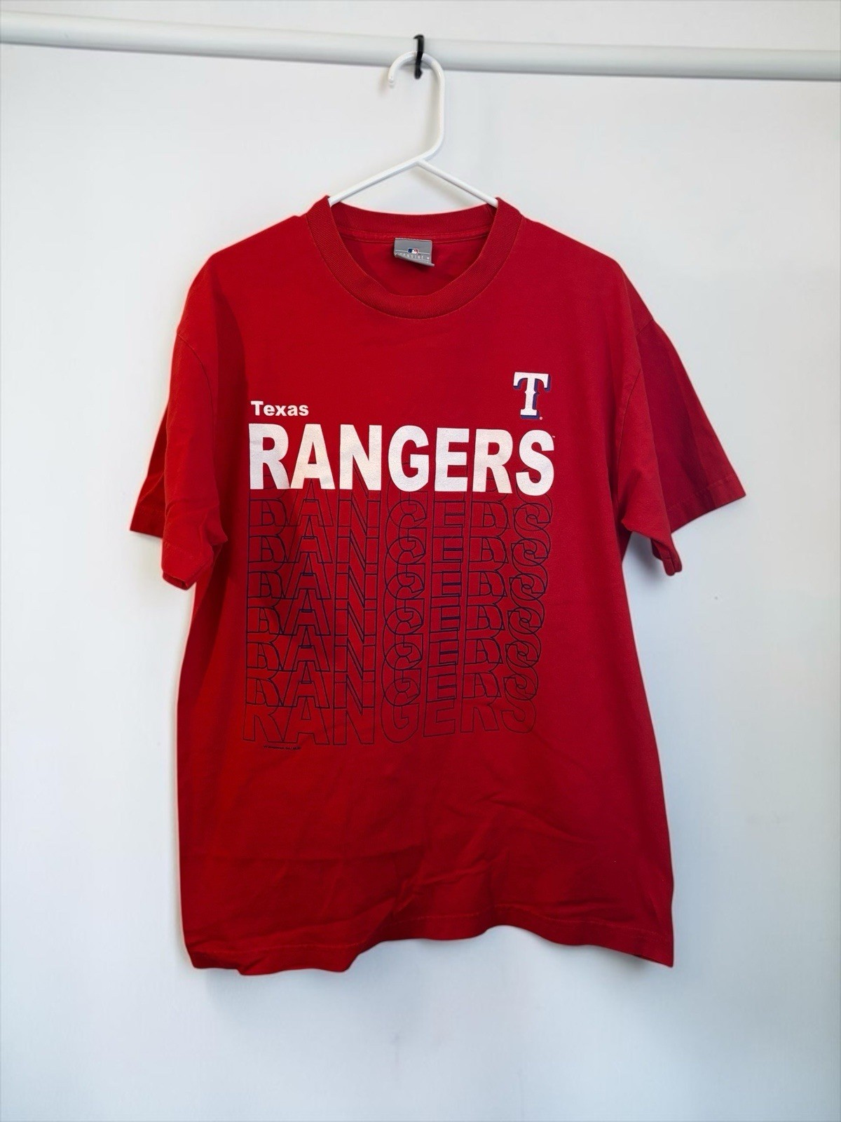 Men’s Large Vintage Texas Rangers MLB Genuine Merchandise Graphic T-Shirt Red