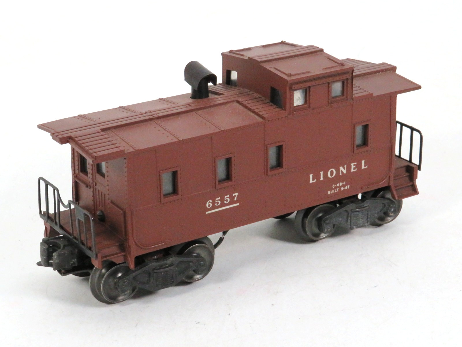 Lionel Trains 6557 Smoker Caboose, 1 broken step, O Gauge Lionel Trains 6557 Smoker Caboose, 1 broken step, O Gauge