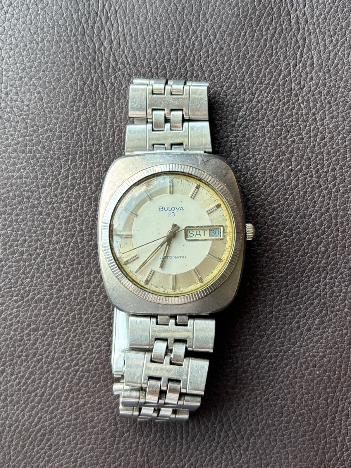 Vintage 1973 Bulova 23 Cushion Case Automatic 11AOACB — Full Original Bracelet