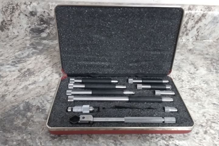 Starrett 823BZ 1.5 to 12 In Range Mechanical Tubular-Rod Inside Micrometer Set
