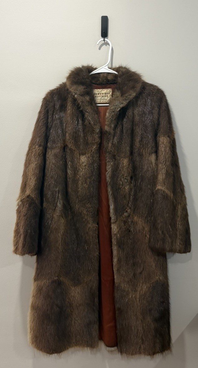 Vintage Strawbridge Clothier Salon brown fur size Large shawl stole