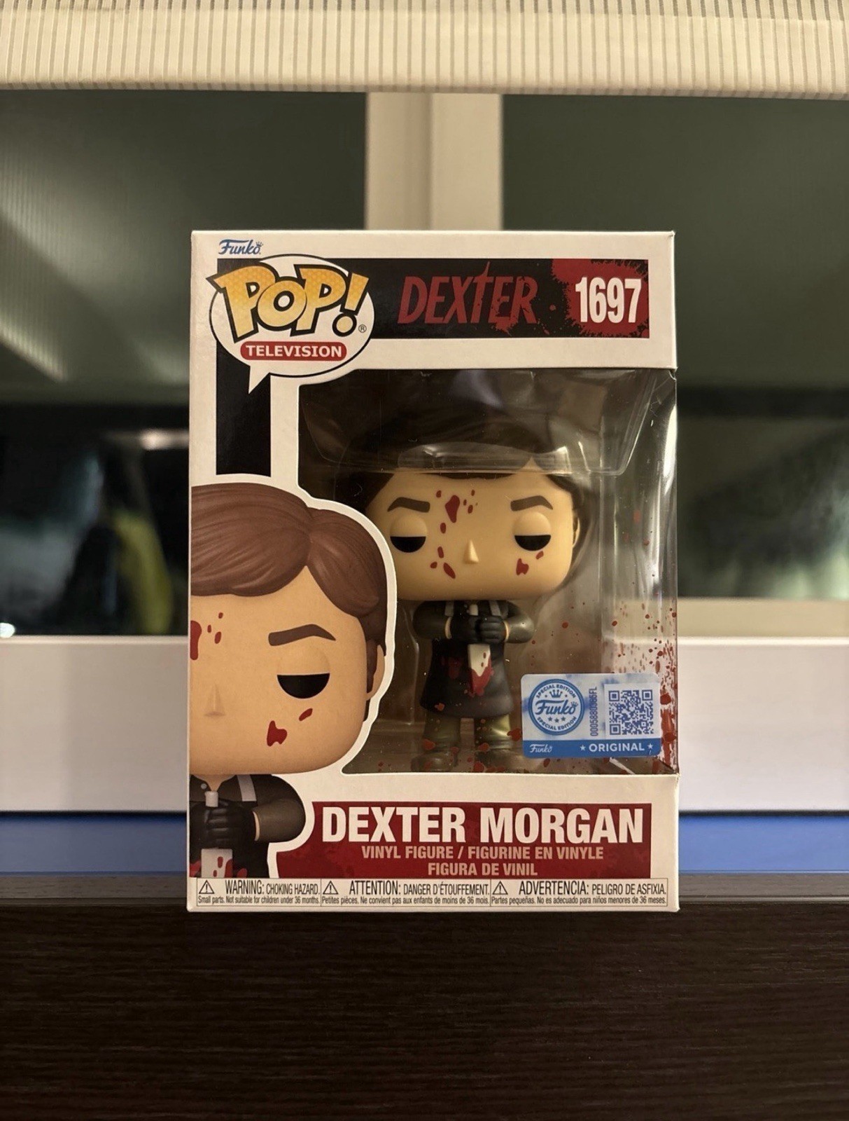 Funko Pop Vinyl: Dexter Morgan (Bloody) - Funko (Exclusive) #1697 + Protector