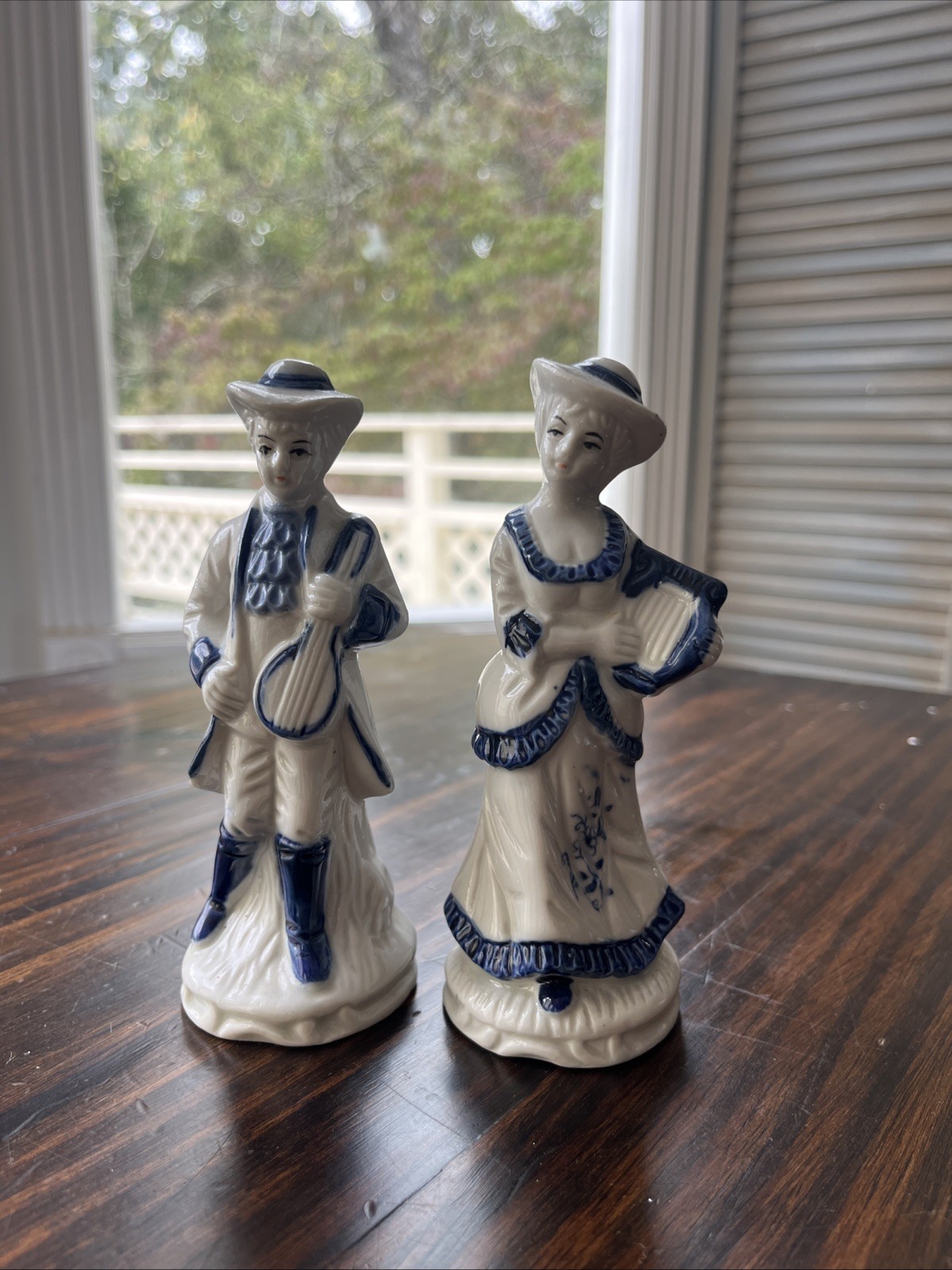 Vintage Victorian Figurine Set ￼Blue And White Hand Painted.