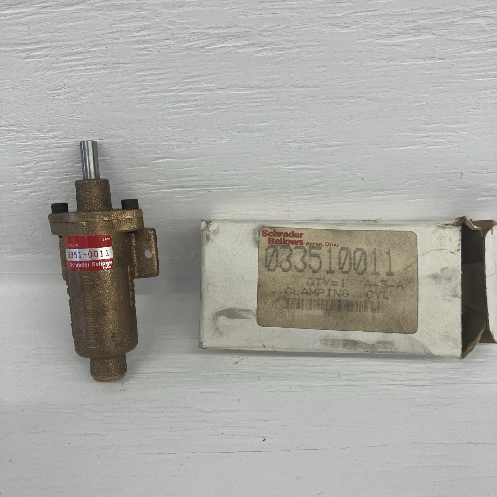 Schrader Bellows 3351-0011 Clamping Cylinder. New. Schrader Bellows 3351-0011 Clamping Cylinder. New.