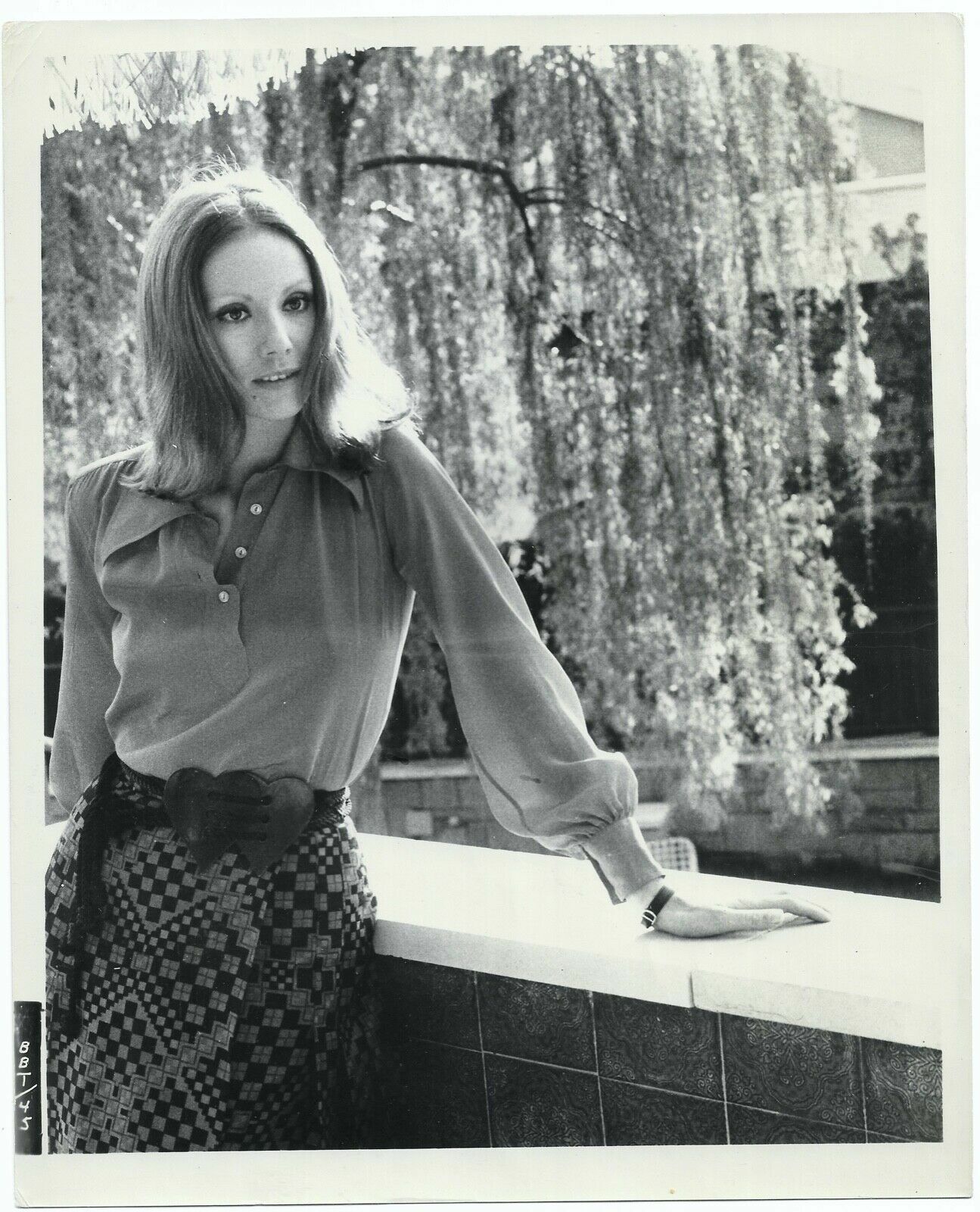 CLAUDINE AUGER STYLISH POSE PORTRAIT Stunning BOND GIRL 007 1972 PHOTO 325E
