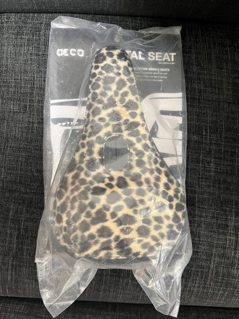 DECO BMX PIVOTAL SEAT  leopard pattern.