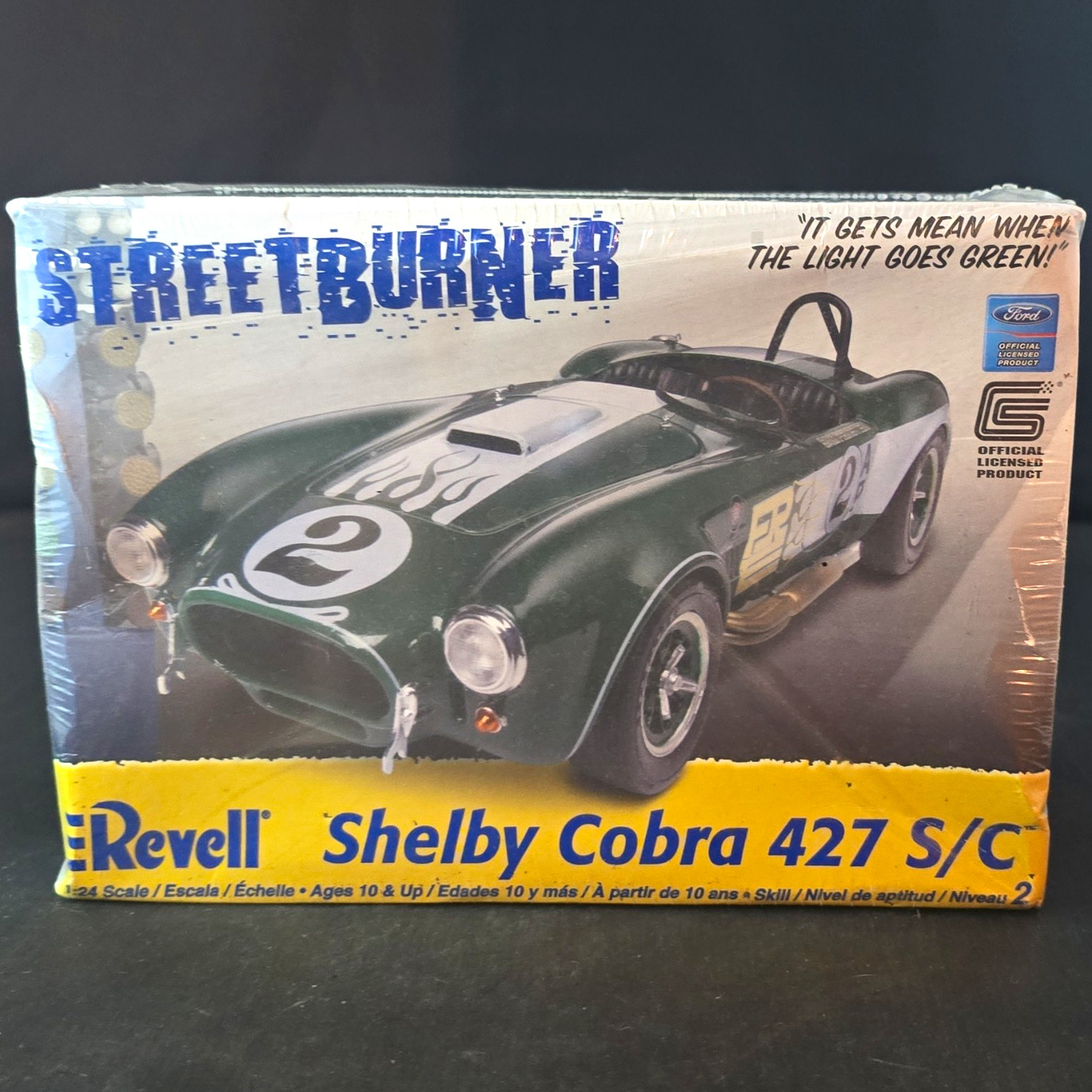 Revell Shelby Cobra 427 S/C 1:24 Scale Plastic Model Kit Skill 2 #85-2828 Revell Shelby Cobra 427 S/C 1:24 Scale Plastic Model Kit Skill 2 #85-2828