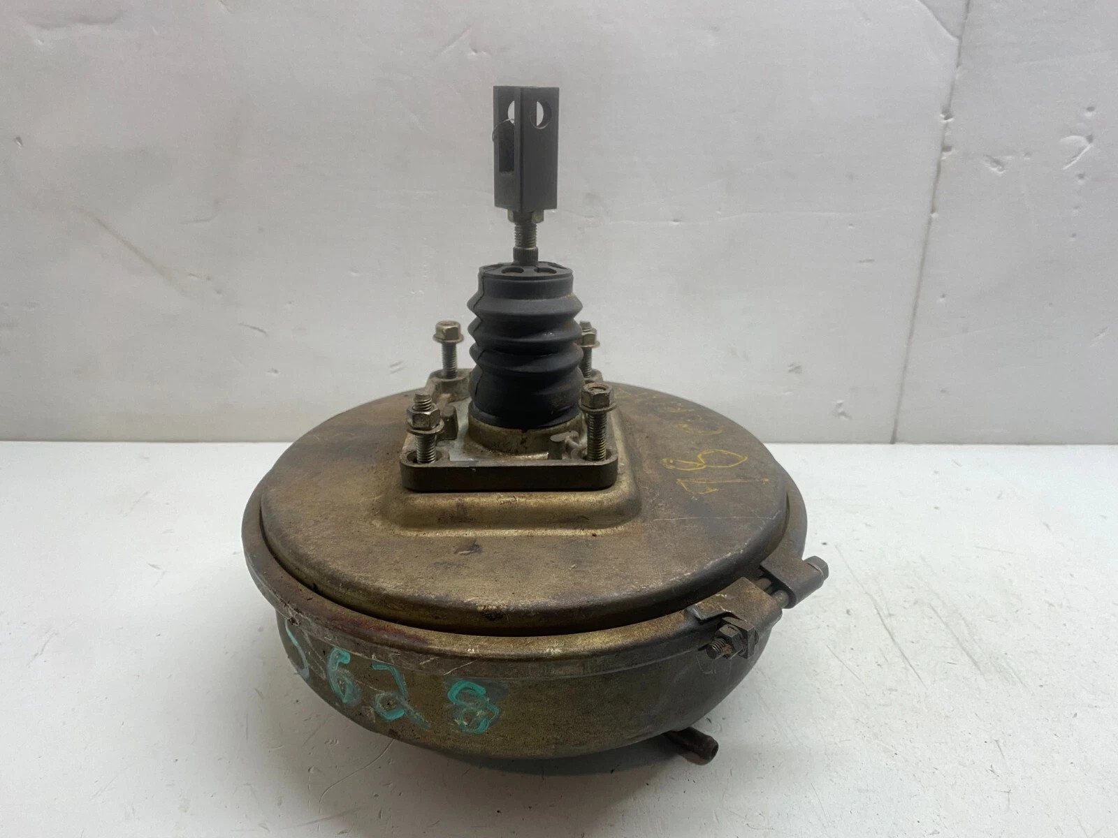 1978-1979 TOYOTA CORONA POWER BRAKE BOOSTER OEM, 540-52651
