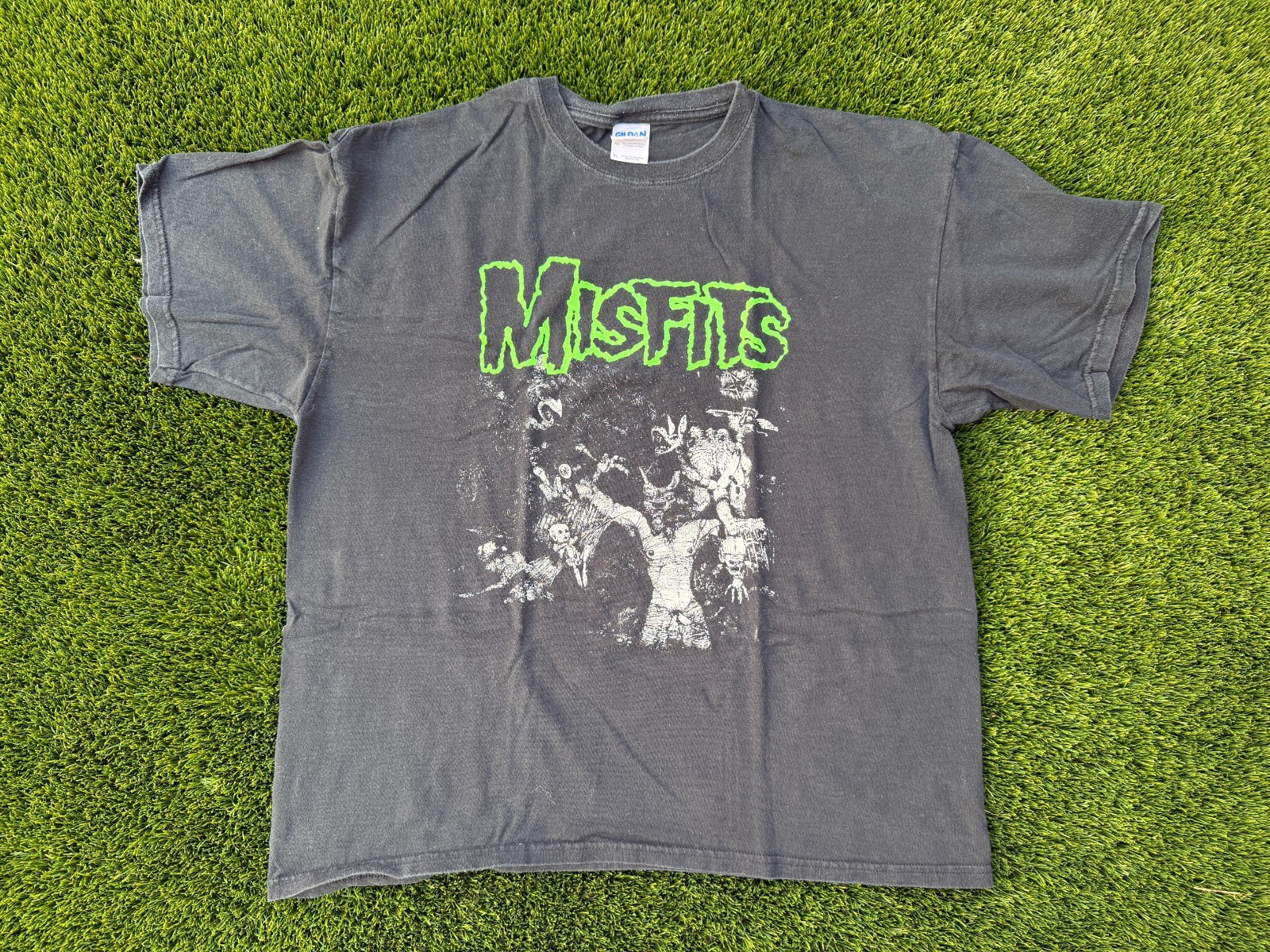 Vintage 2000s Misfits Monster Collage T Shirt XL Faded Horror Punk Gildan Vintage 2000s Misfits Monster Collage T Shirt XL Faded Horror Punk Gildan