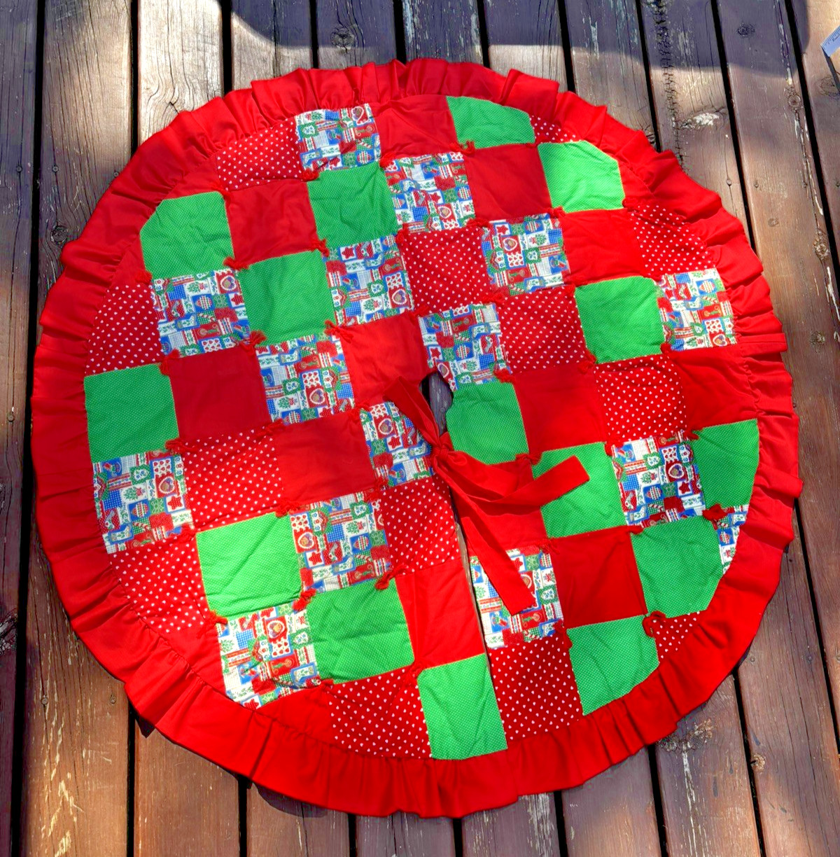 Vtg Grandma's Homemade Patchwork Quilted Christmas Tree Skirt 48” Ruffled Tie