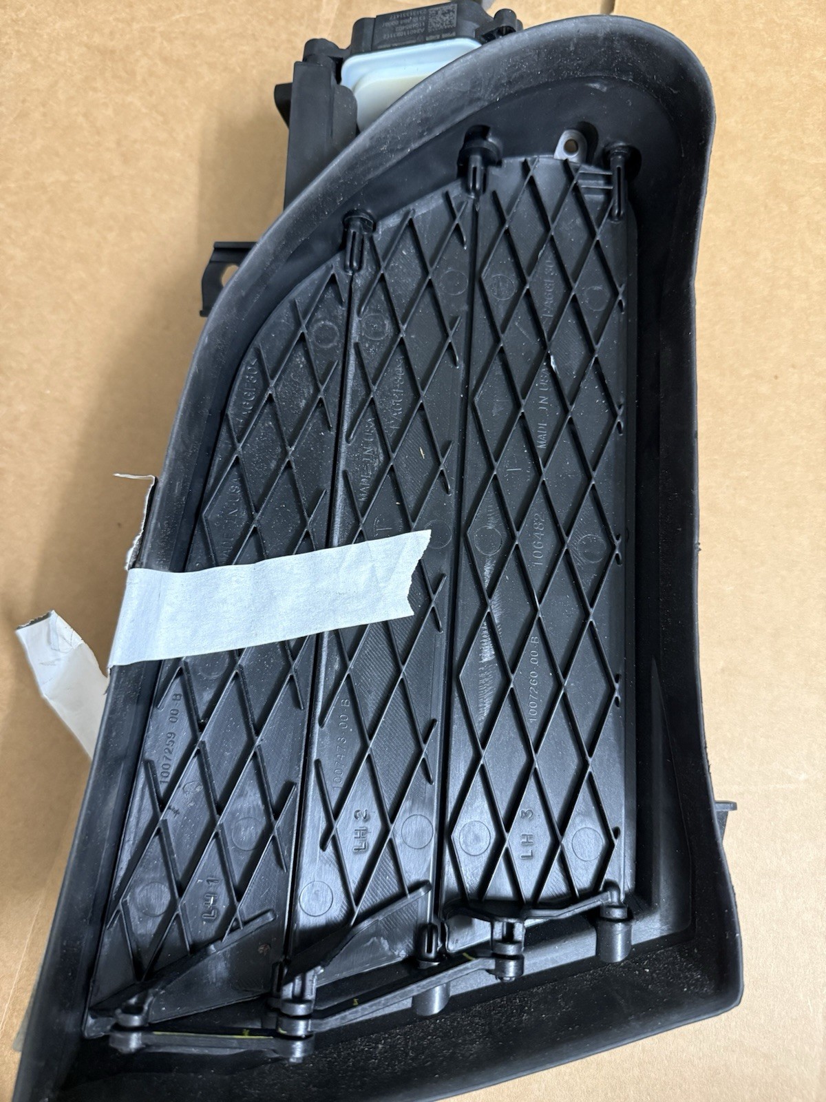 New OEM 12-20 Tesla Model S Left Driver Active Louvre Grille Assm 1007268-00-G New OEM 12-20 Tesla Model S Left Driver Active Louvre Grille Assm 1007268-00-G