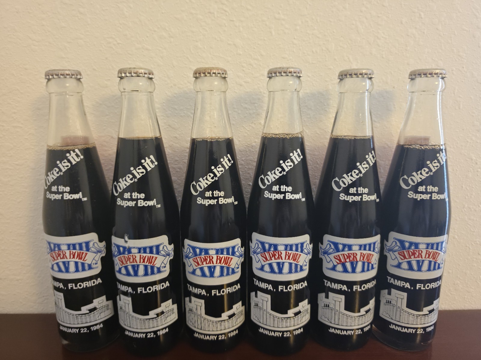 6x Vintage 1984 Super Bowl 18 Tampa Bay Coca-Cola 10oz Glass Bottles NICE 6x Vintage 1984 Super Bowl 18 Tampa Bay Coca-Cola 10oz Glass Bottles NICE