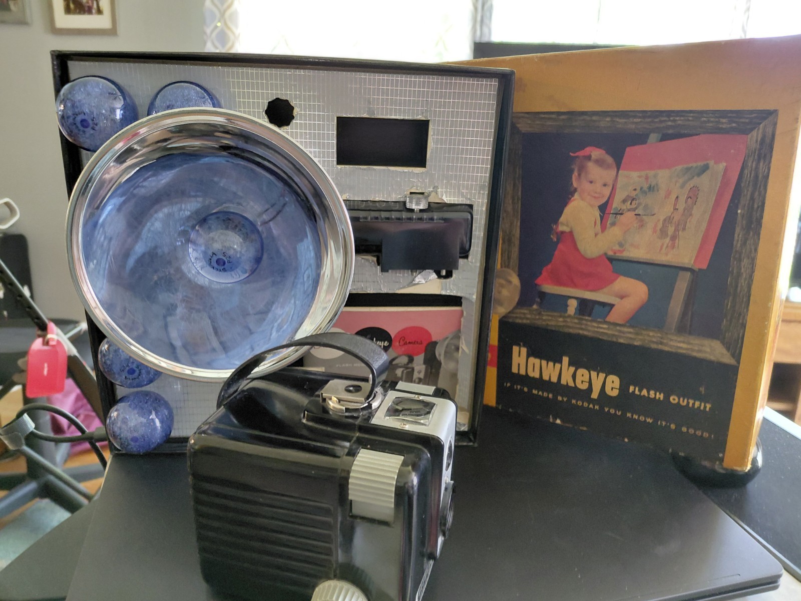 Vintage Kodak Brownie Hawkeye Flash Model Camera Outfit in Original Box Bulbs Vintage Kodak Brownie Hawkeye Flash Model Camera Outfit in Original Box Bulbs
