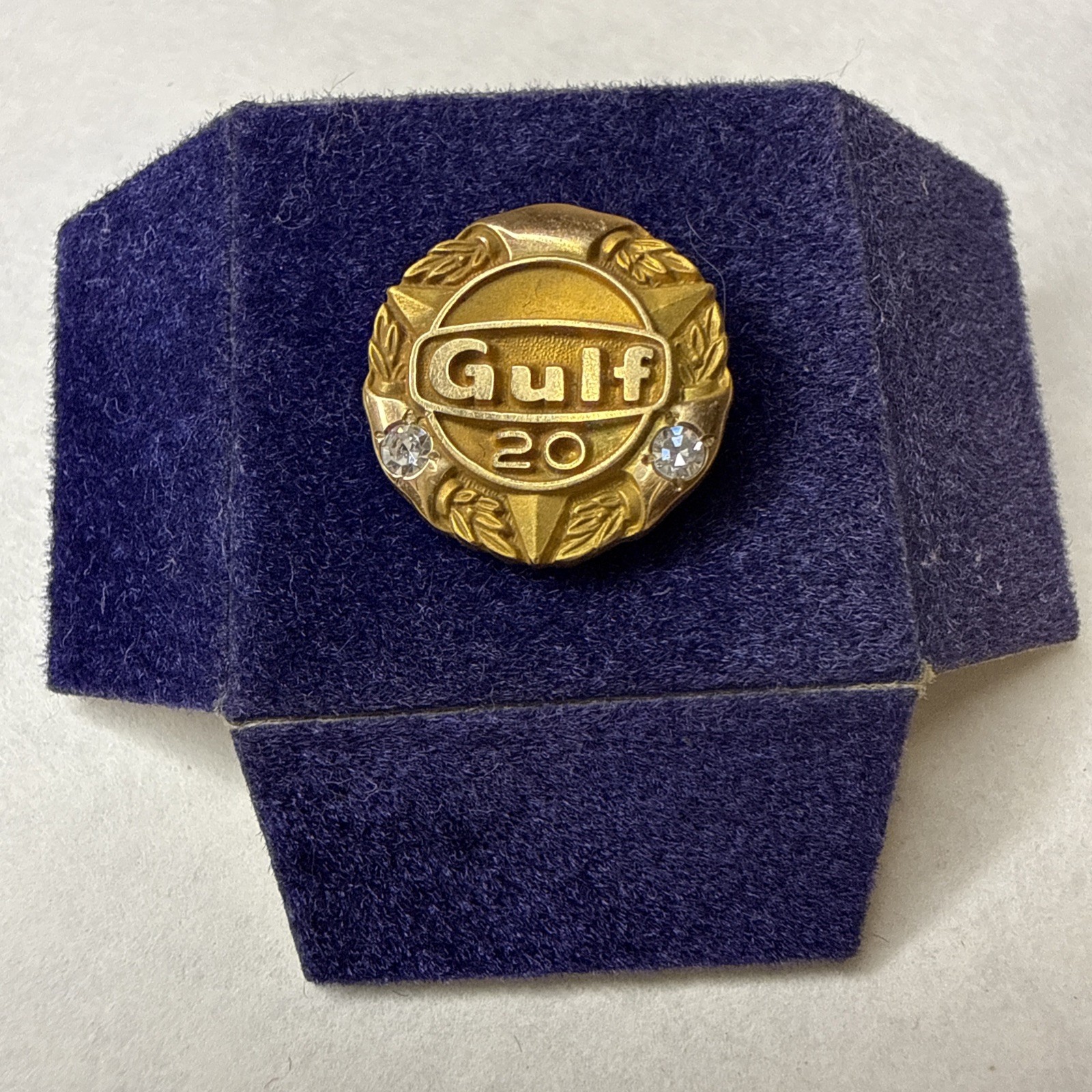 Vintage Original 10K Gold 2 diamonds Gulf 20 Year Service Pin