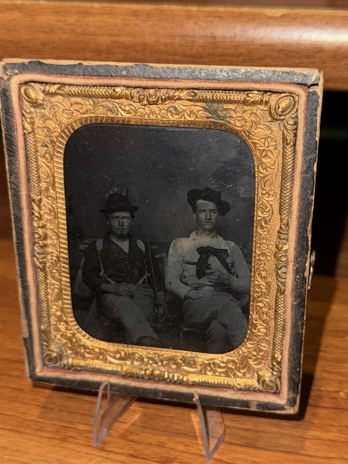 1/6th Plate Tintype, Two Armed Civil War Soldiers, Half Cased, Original. 1/6th Plate Tintype, Two Armed Civil War Soldiers, Half Cased, Original.