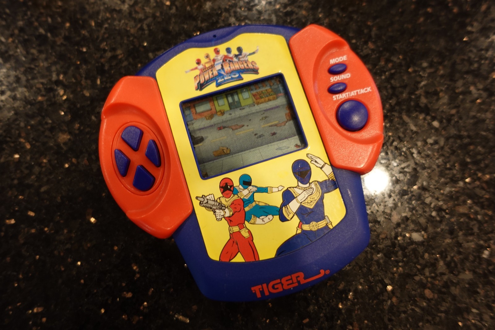 Vintage POWER RANGERS  by Tiger Handheld Electronic  Video game D9   SLIM  RARE