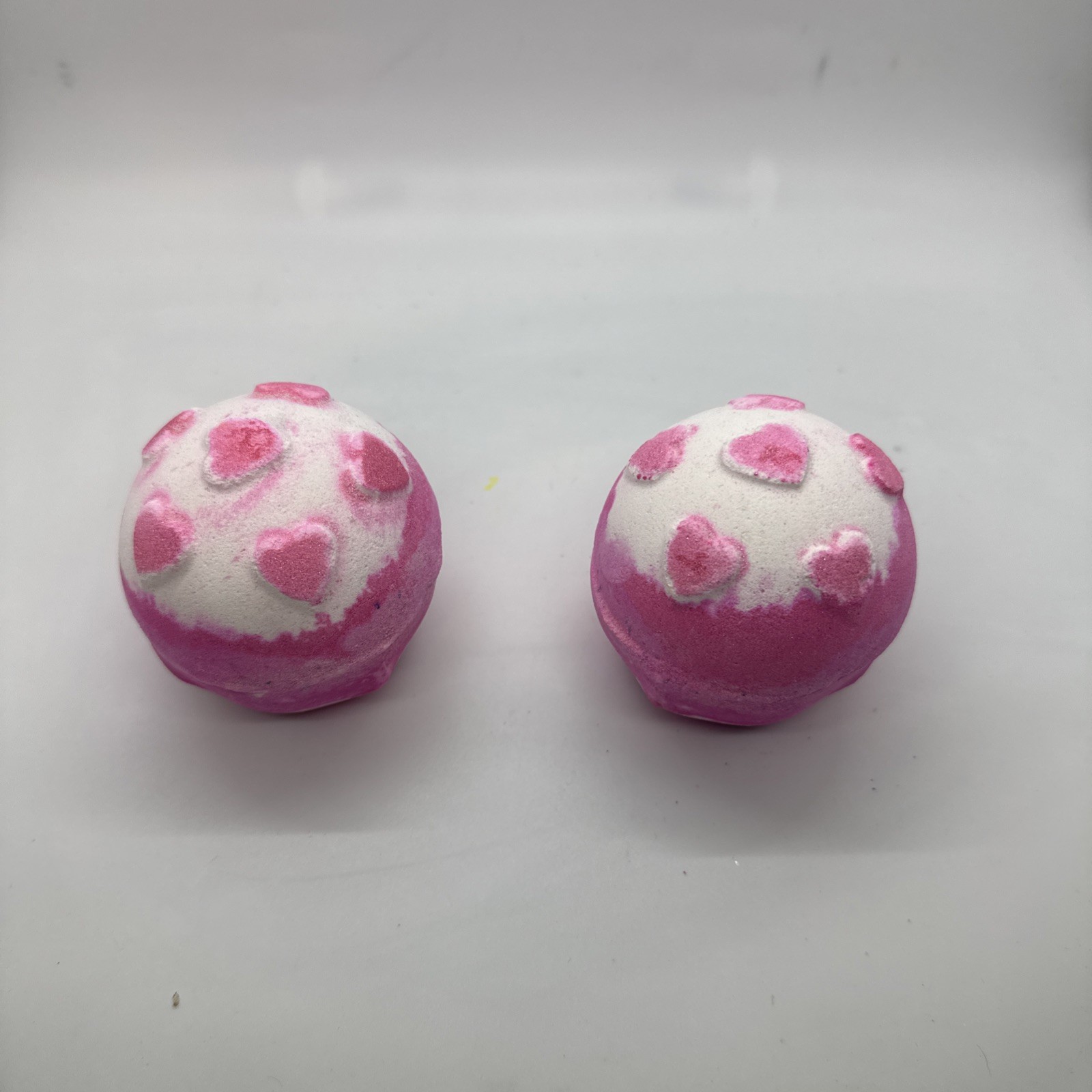 Lush sweetheart sweet heart bath bombs x2  rare discontinued LOT A2