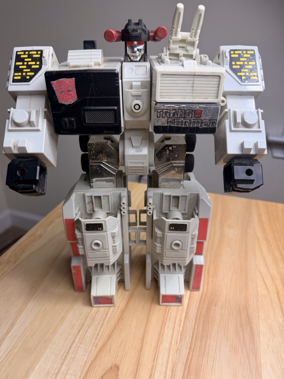 Vintage 1986 Transformers G1 Metroplex Rubber Tires Version Hasbro Takara Japan 