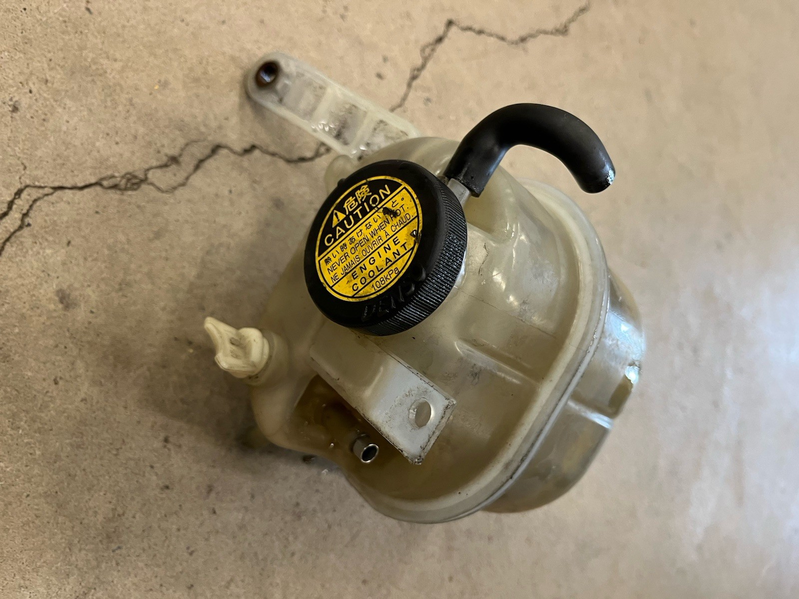 2000-2005 Toyota Celica GT GTS Coolant Overflow Bottle Radiator Reservoir OEM 2000-2005 Toyota Celica GT GTS Coolant Overflow Bottle Radiator Reservoir OEM