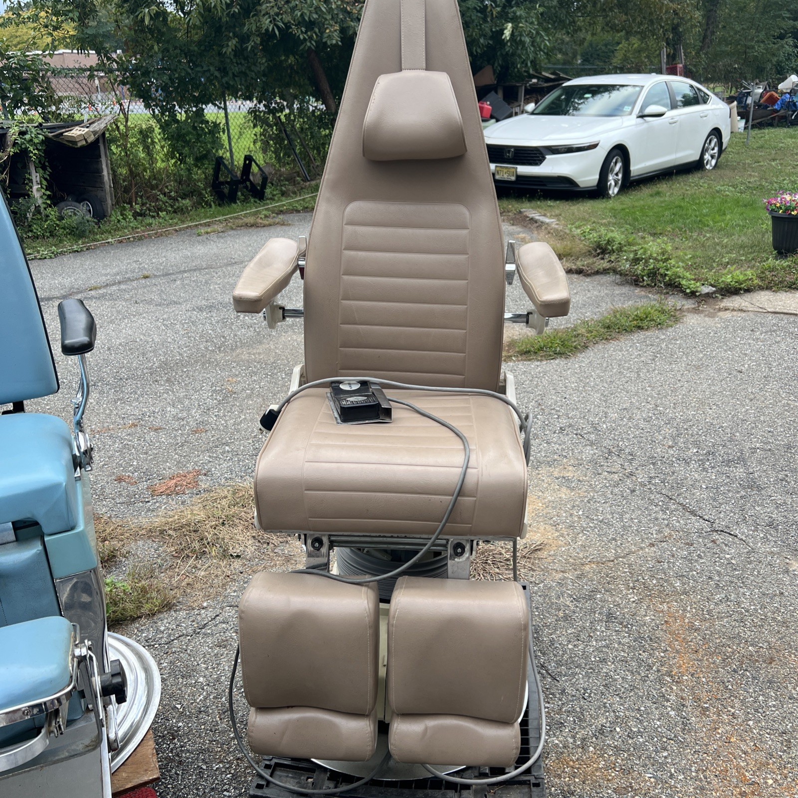 Vintage 1986 Belmont Dental Exam Chair Hydraulic Power Chair Japan Foot Control