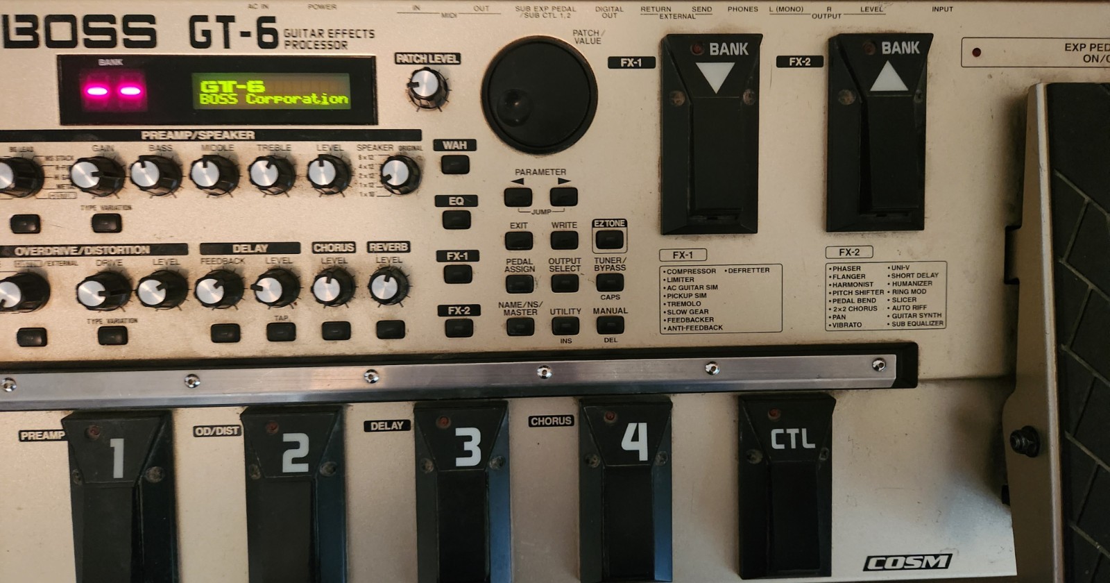 BOSS GT-6 MULTI EFFECTS PROCESSOR WITH ORIGINAL POWER SUPPLY BOSS GT-6 MULTI EFFECTS PROCESSOR WITH ORIGINAL POWER SUPPLY