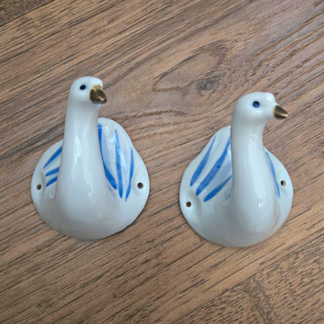 Vtg Takahashi San Francisco Ceramic Swan Wall Hooks Blue White Set of 2 JapanMCM