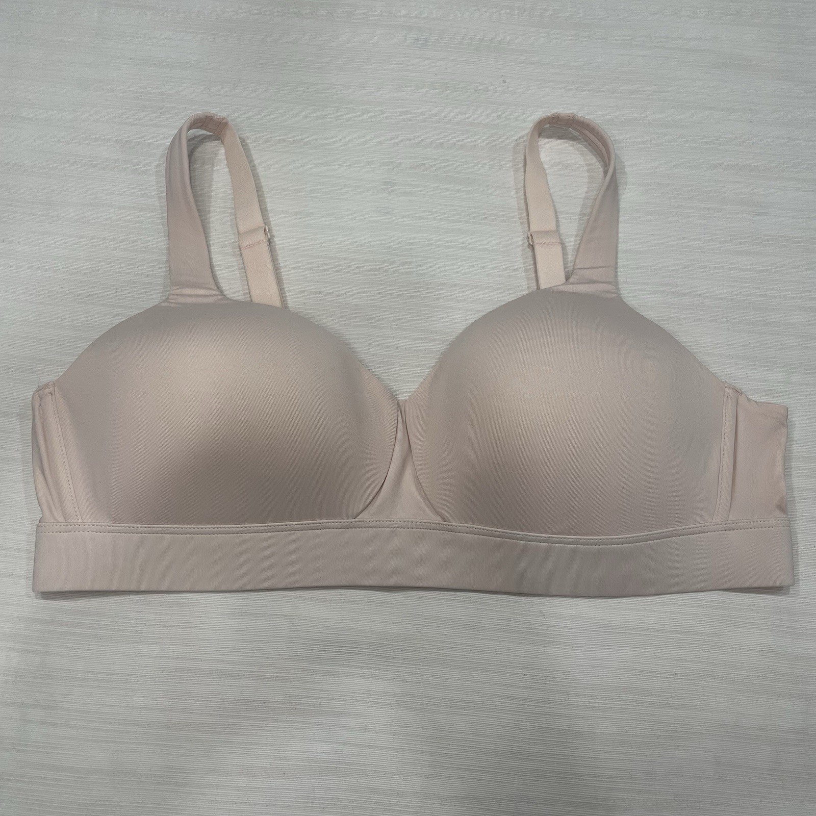 Duluth Trading Women\'s PalePink Bra 36B Wireless Athletic Support