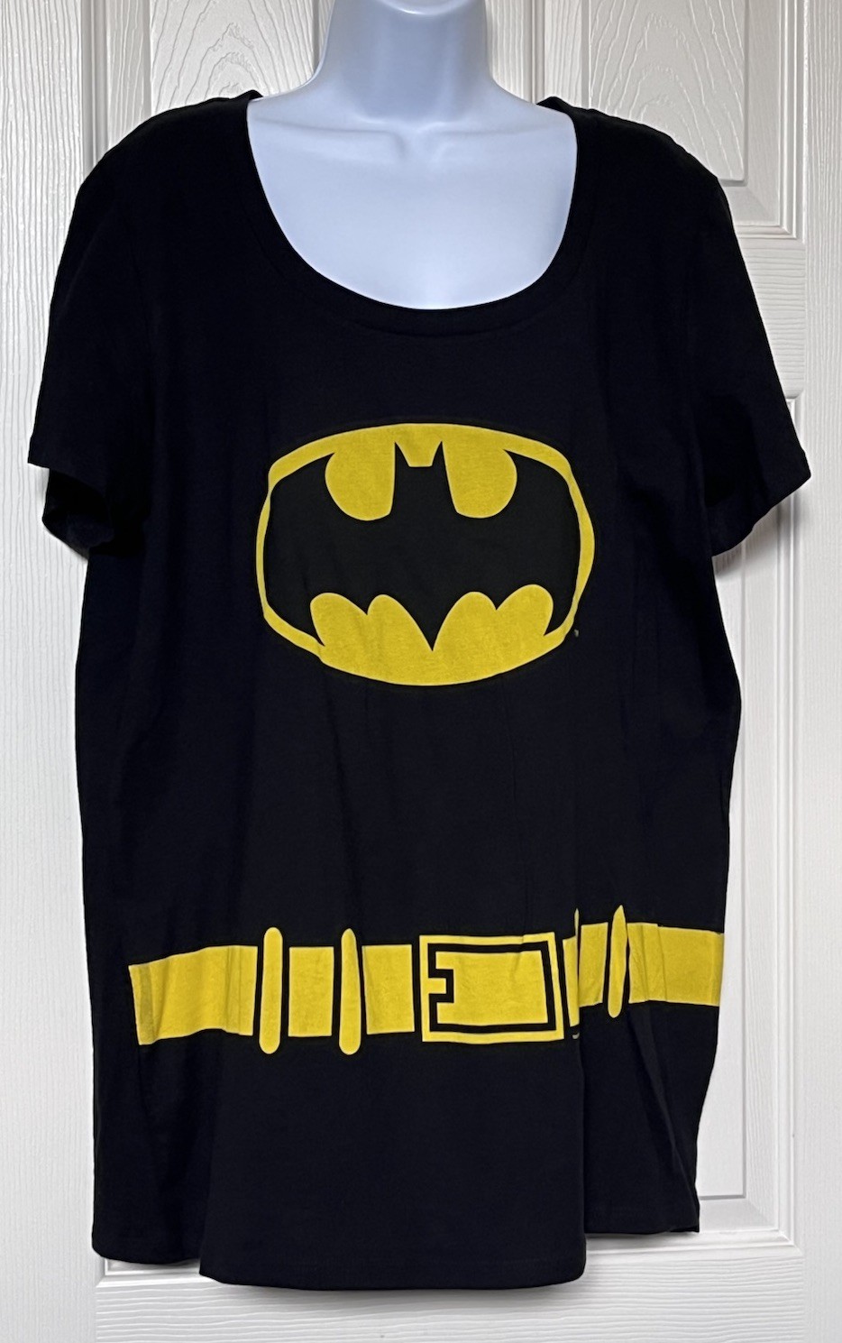 NWT Torrid Size 2 Batman Costume Tee Black Yellow Utility Belt Plus Size