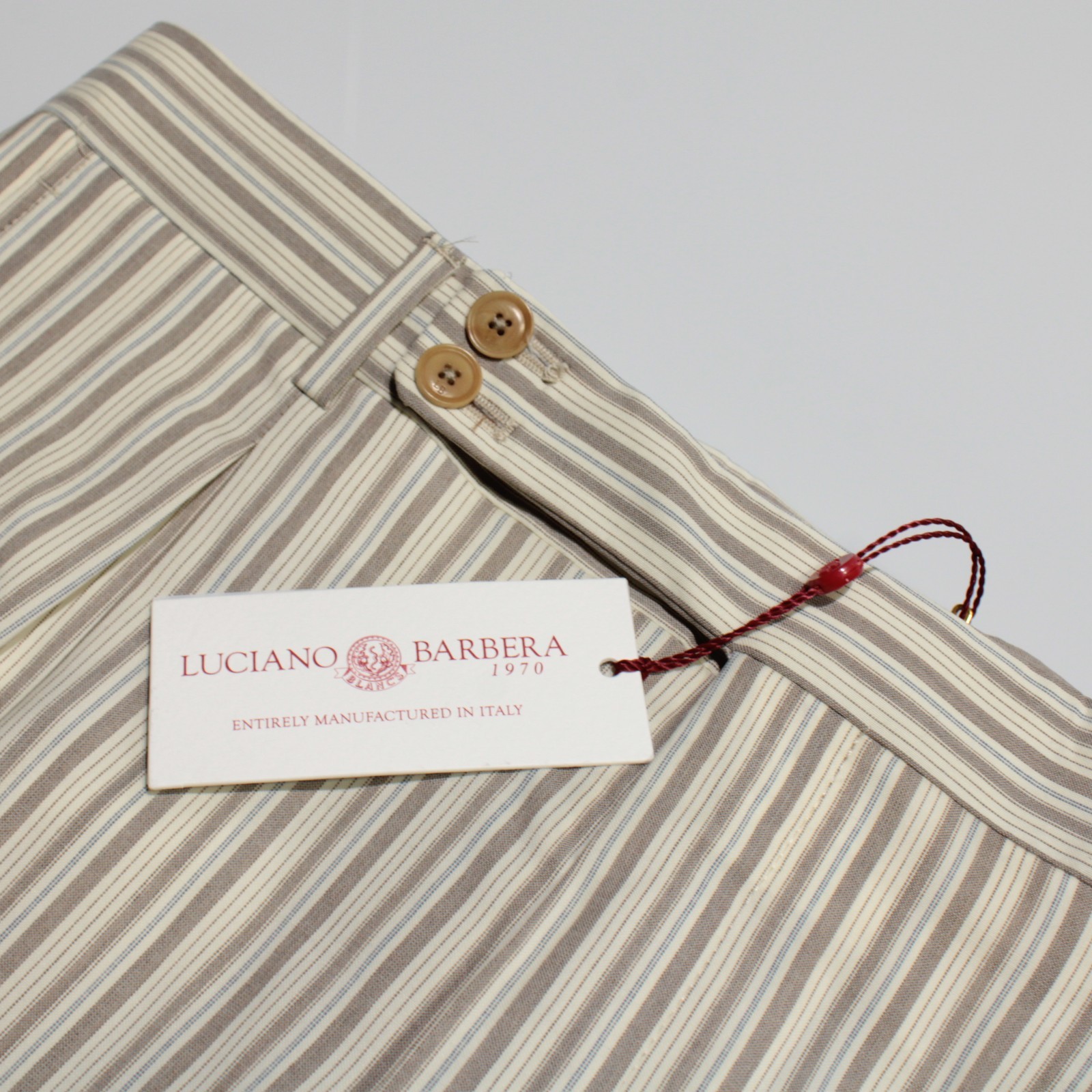 Luciano Barbera NWT Pleated Dress Pants Size 50 (US 34) in Ivory & Blue Stripes