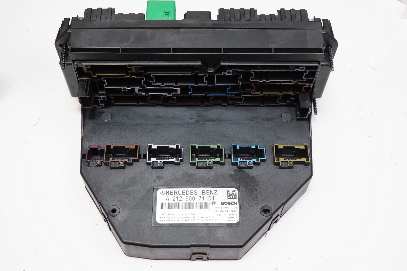 MERCEDES W204 W212 C-Class E-Class Front SAM Module Relay Fuse Box OEM 2010-2016