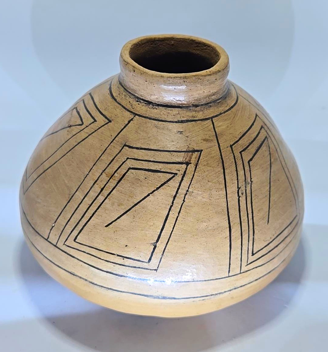 VINTAGE SOUTHWEST POTTERY OLLA – BLACK GEOMETRIC LINEAR DECORATION