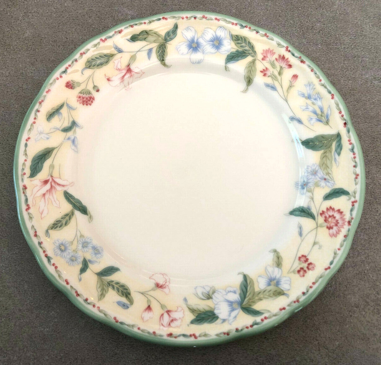 Epoch China Floral Bay Flowers On Cream - 7-5/8\