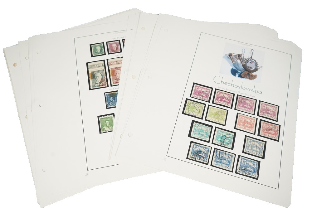 CZECHOSLOVAKIA 1918-1930s COLLECTION OF NEARLY 400 MINT & USED STAMPS ON PAGES