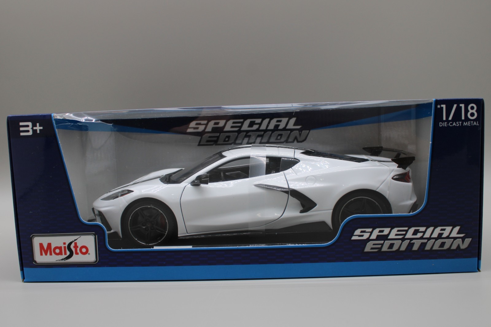 Maisto Special Edition 2020 Chevrolet Corvette Stingray Coupe  1:18  New In Box