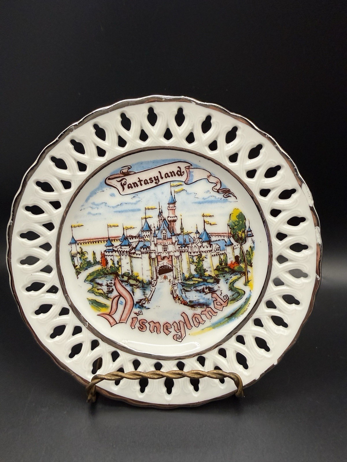 VTG 1955 Disneyland Souvenir Plate Eleanore Welborn Sleeping Beauty Castle AS-IS