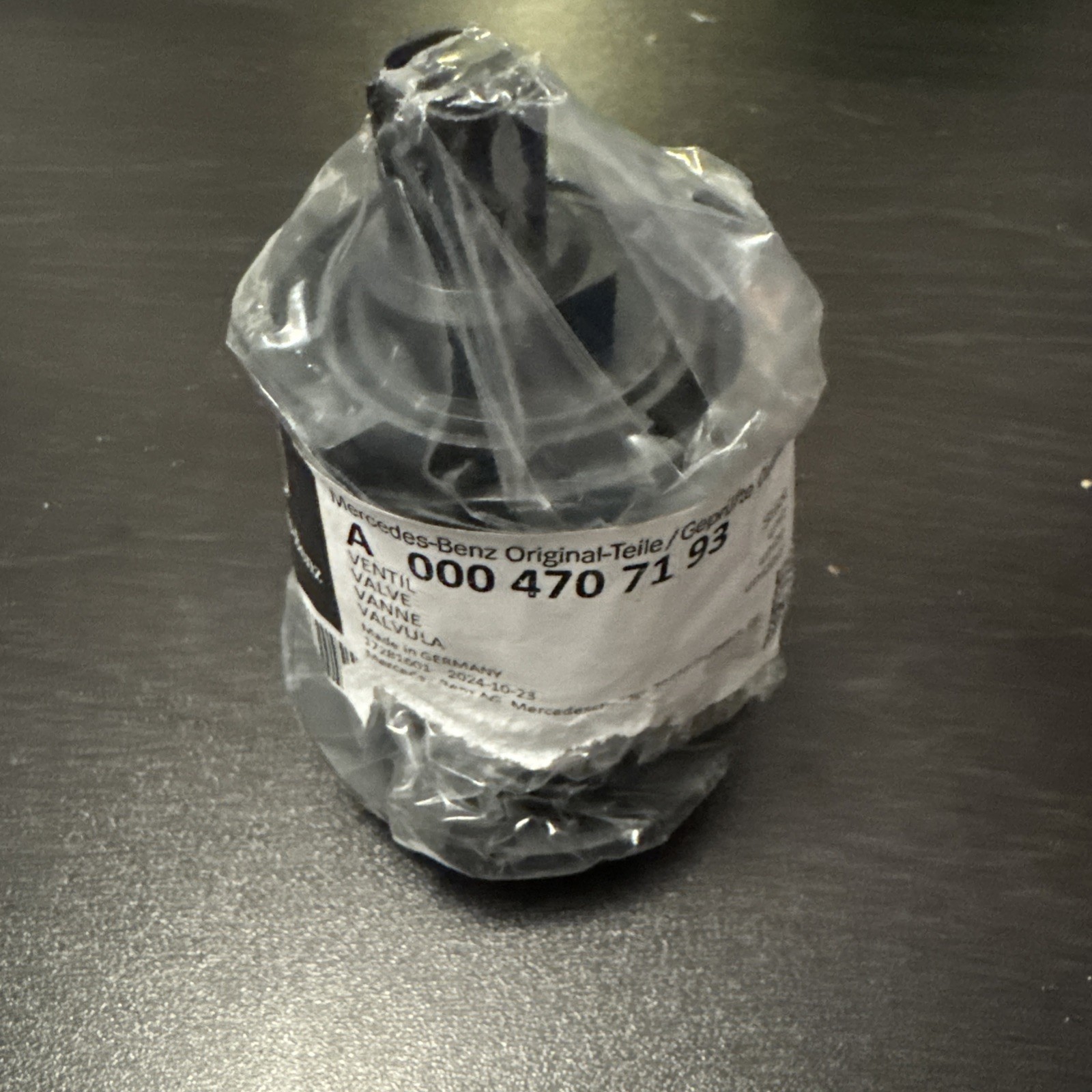 1 X 000-470-71-93 Shut-Off Valve-Genuine Mercedes