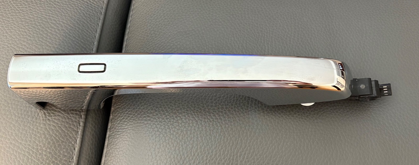 2010-2020 Rolls Royce Ghost Right Door Handle OEM #7285658 2010-2020 Rolls Royce Ghost Right Door Handle OEM #7285658